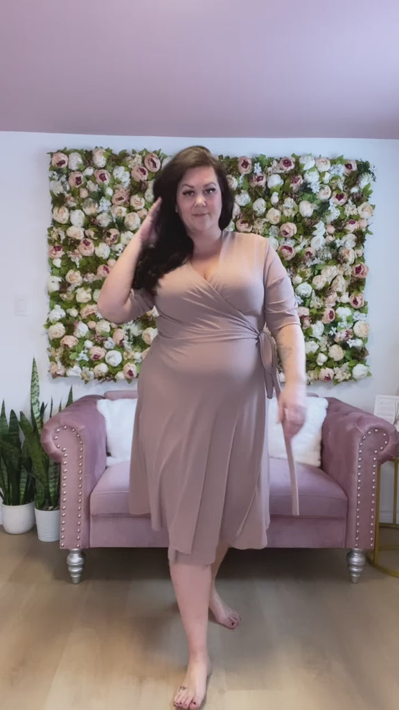 MsLindsayM, plus size boutique owner, Una Wrap Dress in Canyon | Plus Size Sustainable Fashion